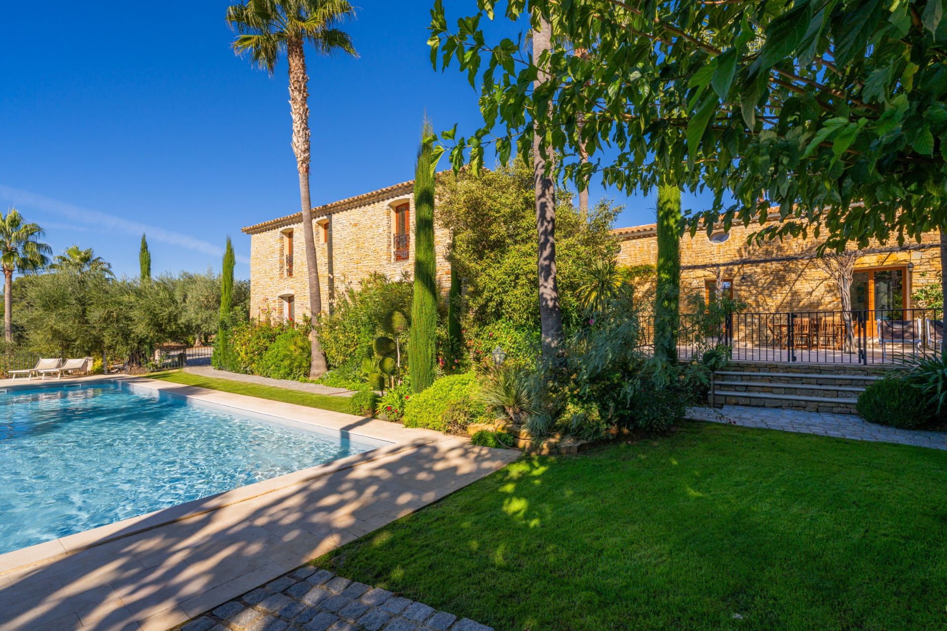 maison de luxe 20 Pièces en vente sur LE CASTELLET (83330)