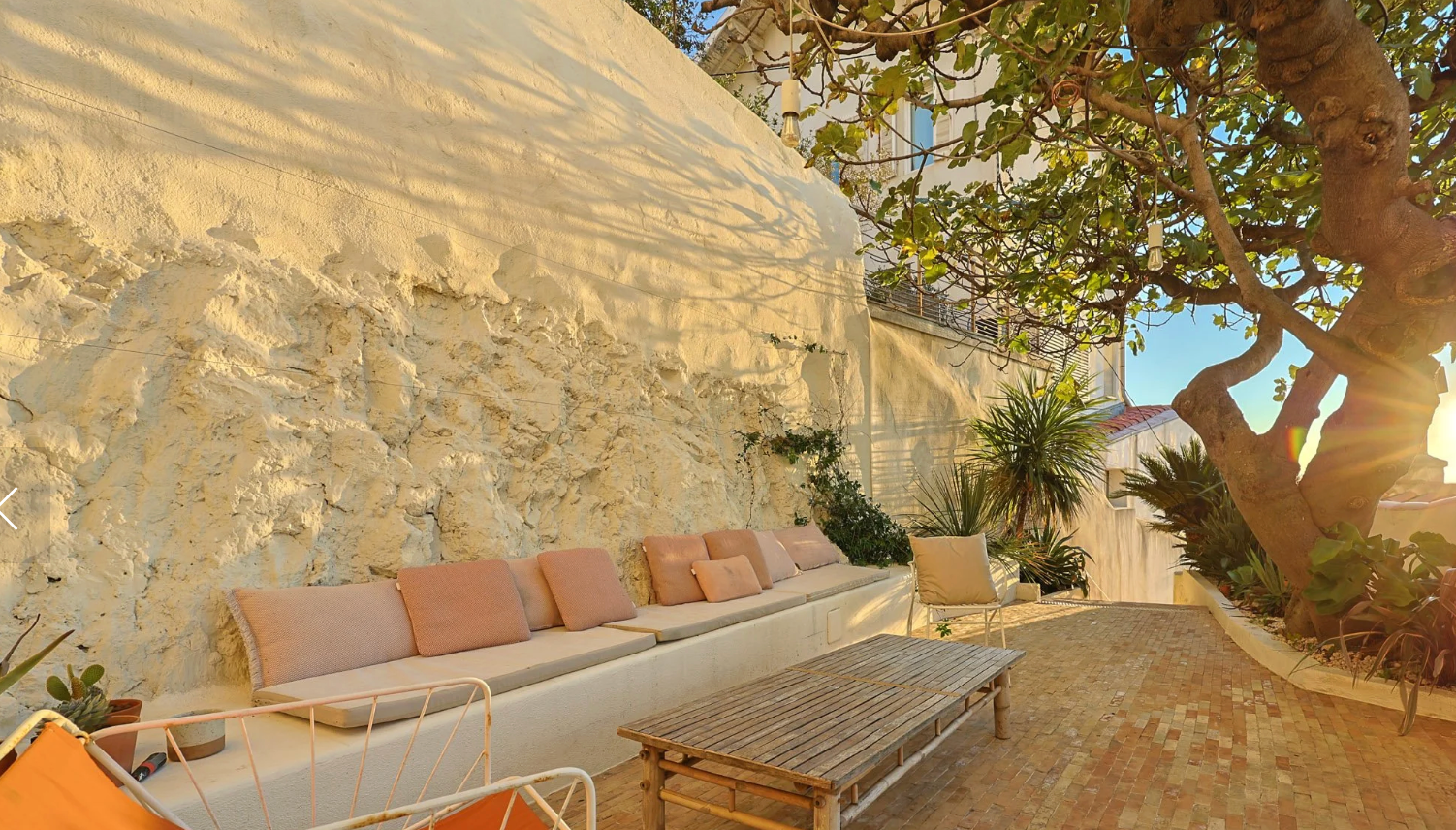 luxury house 5 Rooms for sale on MARSEILLE (13007)