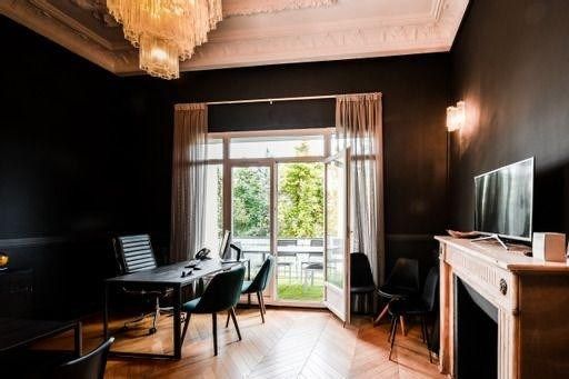 luxury apartment 12 Rooms for rent on MARSEILLE (13008)