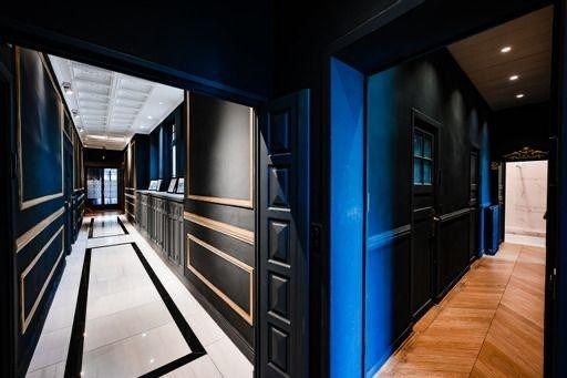 luxury apartment 12 Rooms for rent on MARSEILLE (13008)