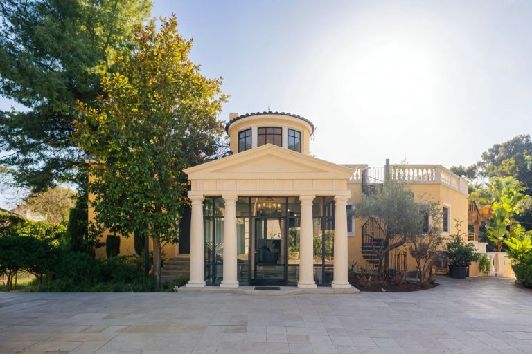 luxury house 11 Rooms for sale on MARSEILLE (13008)