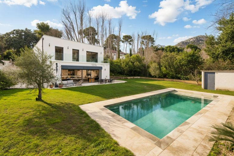 maison de luxe 6 Pièces en vente sur MARSEILLE (13009)