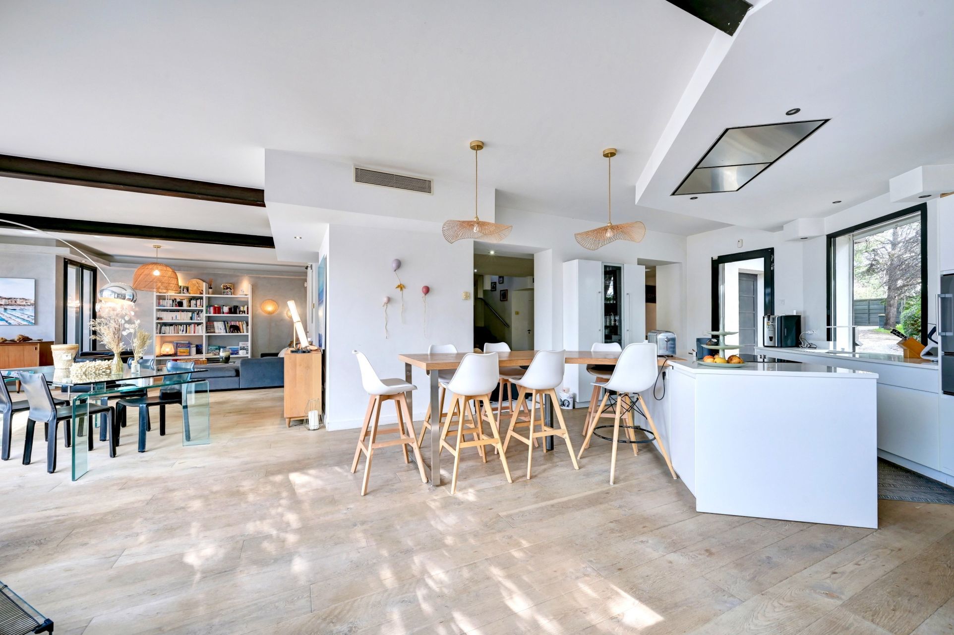 luxury house 10 Rooms for sale on MARSEILLE (13012)