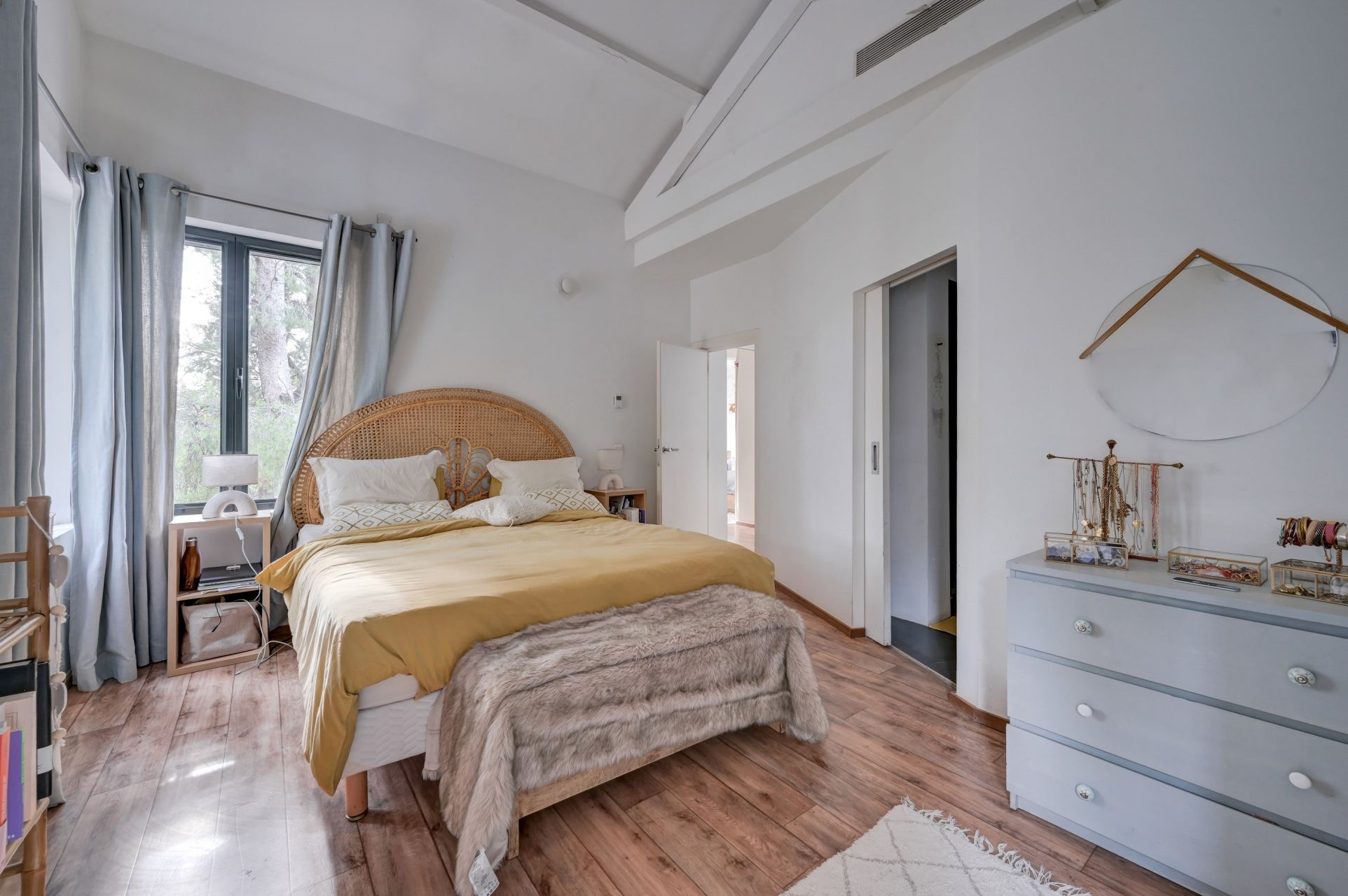 luxury house 10 Rooms for sale on MARSEILLE (13012)