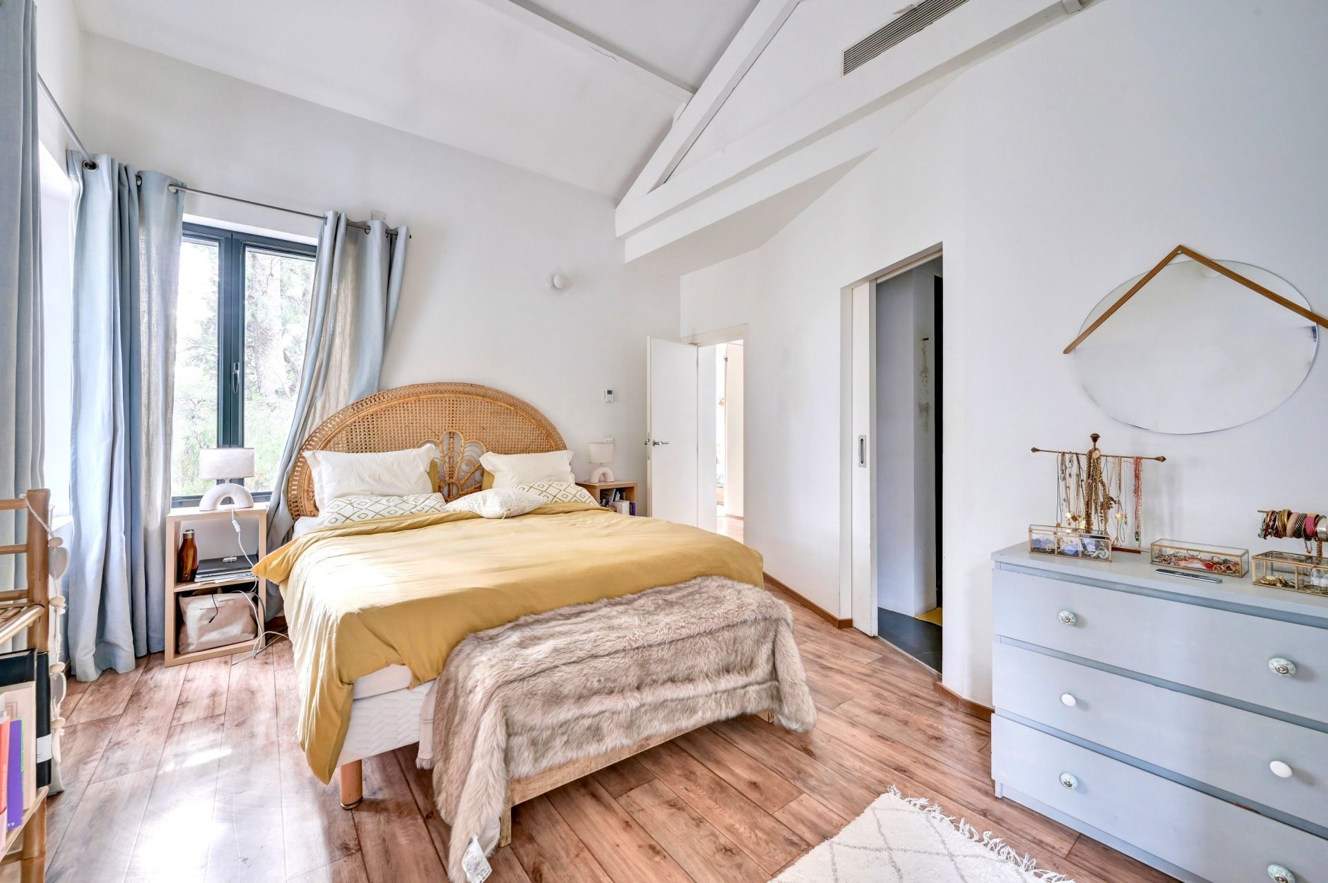 luxury house 10 Rooms for sale on MARSEILLE (13012)