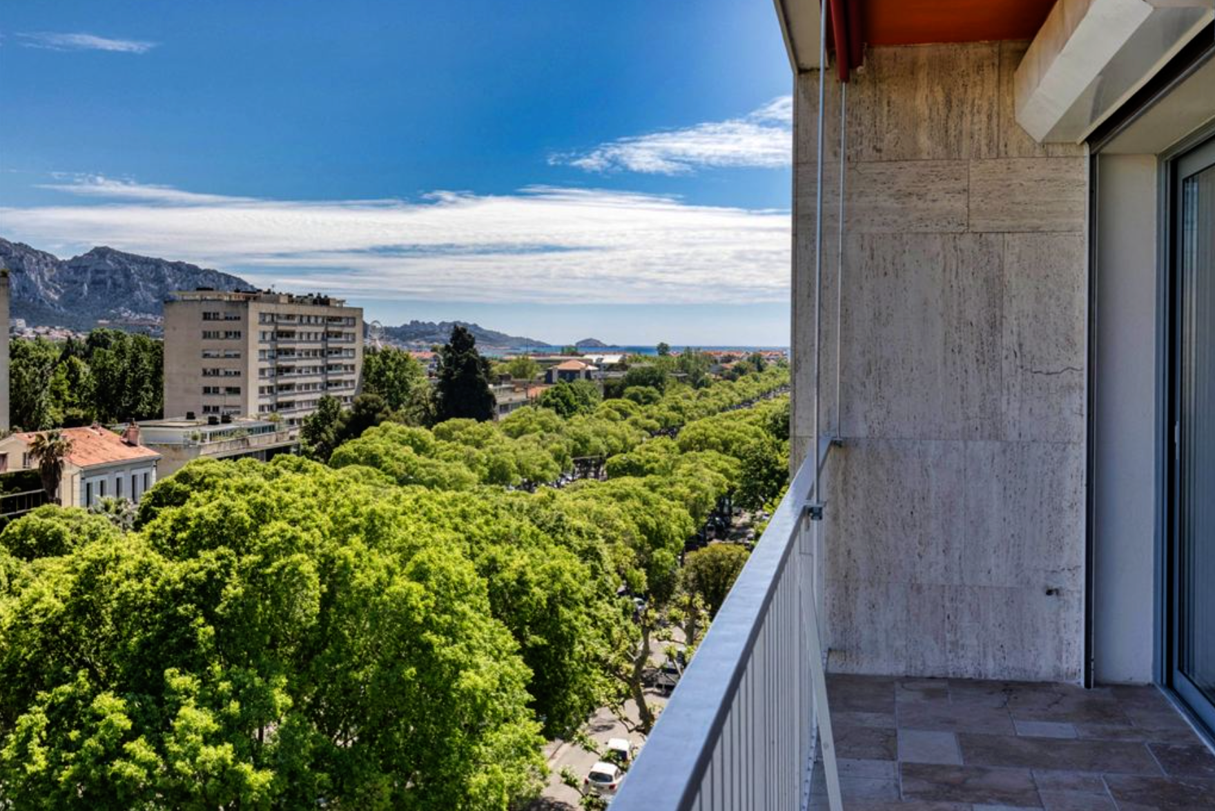 luxury apartment 4 Rooms for rent on MARSEILLE (13008)