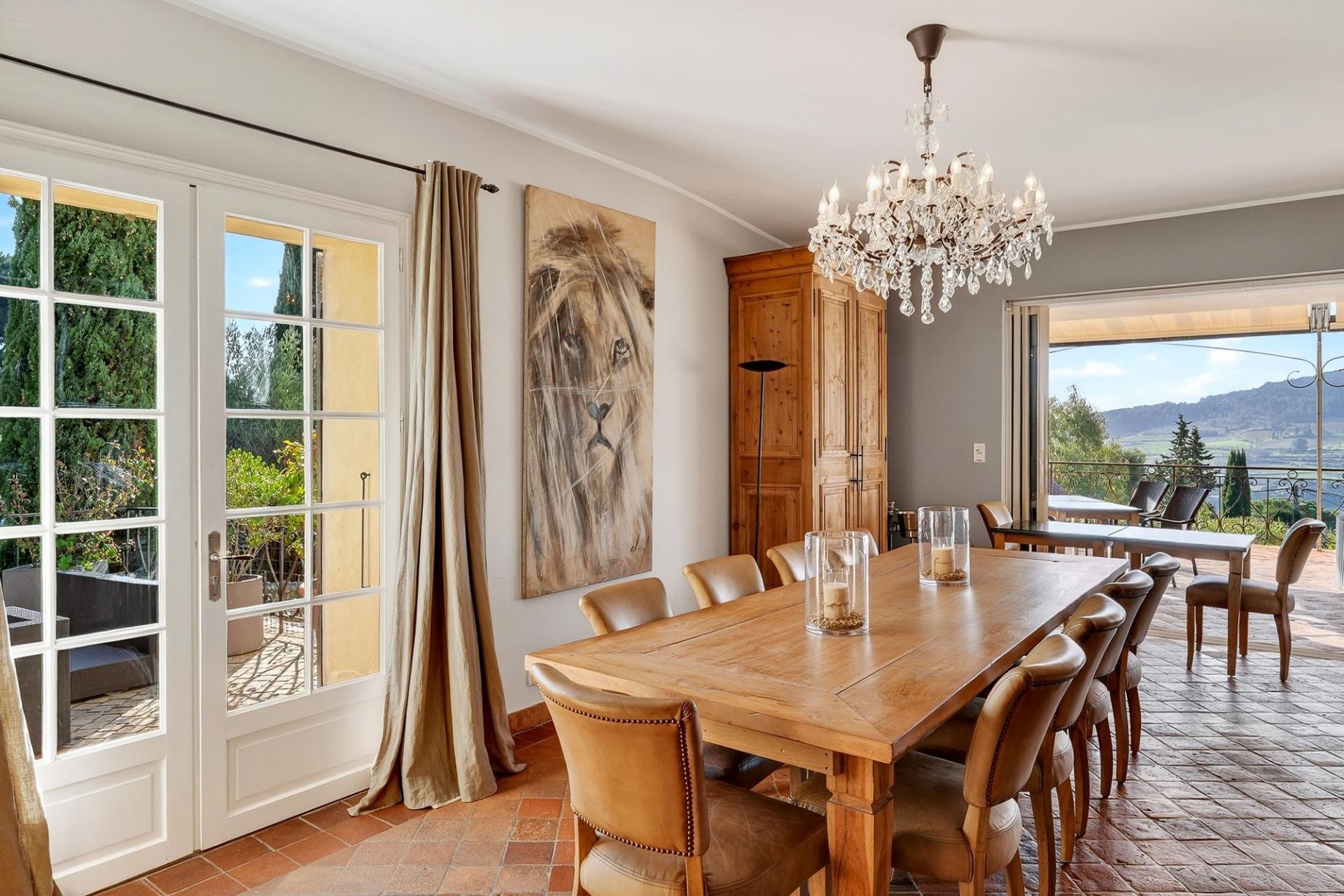 luxury house 15 Rooms for sale on LA CADIERE D AZUR (83740)