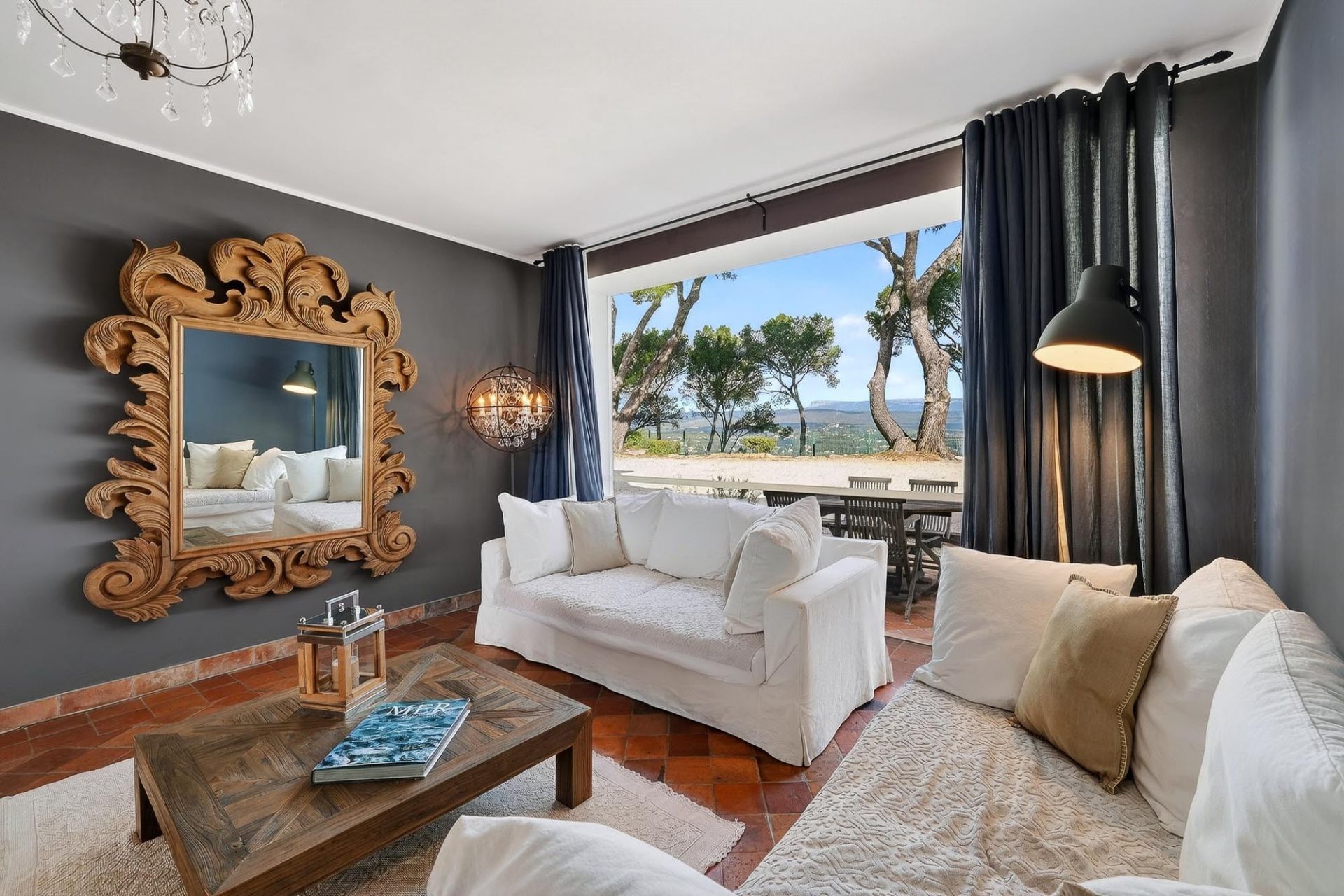 luxury house 15 Rooms for sale on LA CADIERE D AZUR (83740)