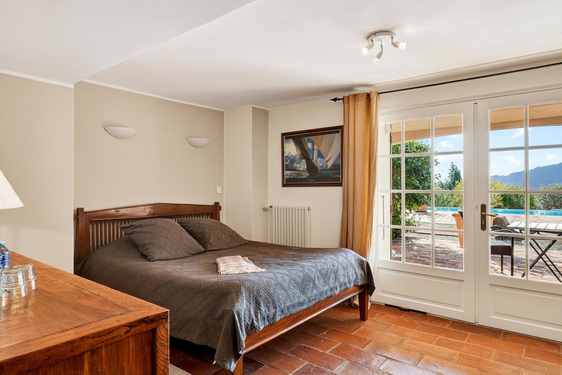 luxury house 15 Rooms for sale on LA CADIERE D AZUR (83740)