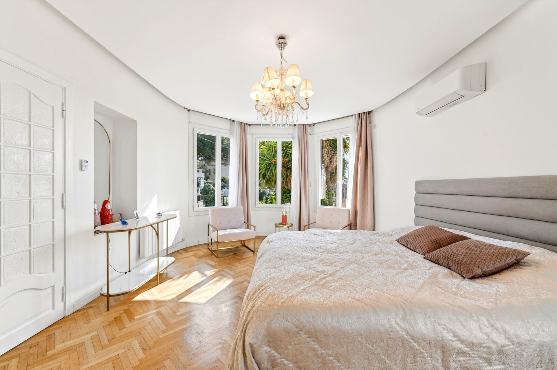luxury house 10 Rooms for sale on MARSEILLE (13012)
