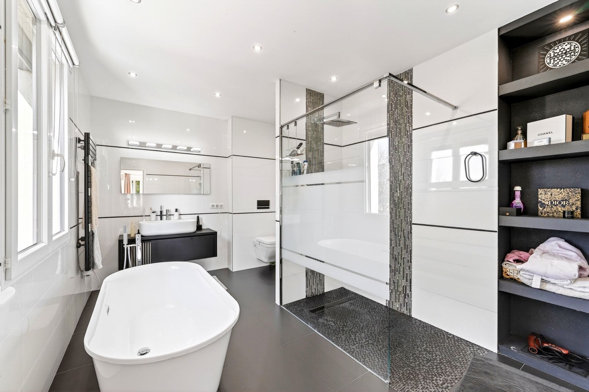 luxury house 10 Rooms for sale on MARSEILLE (13012)