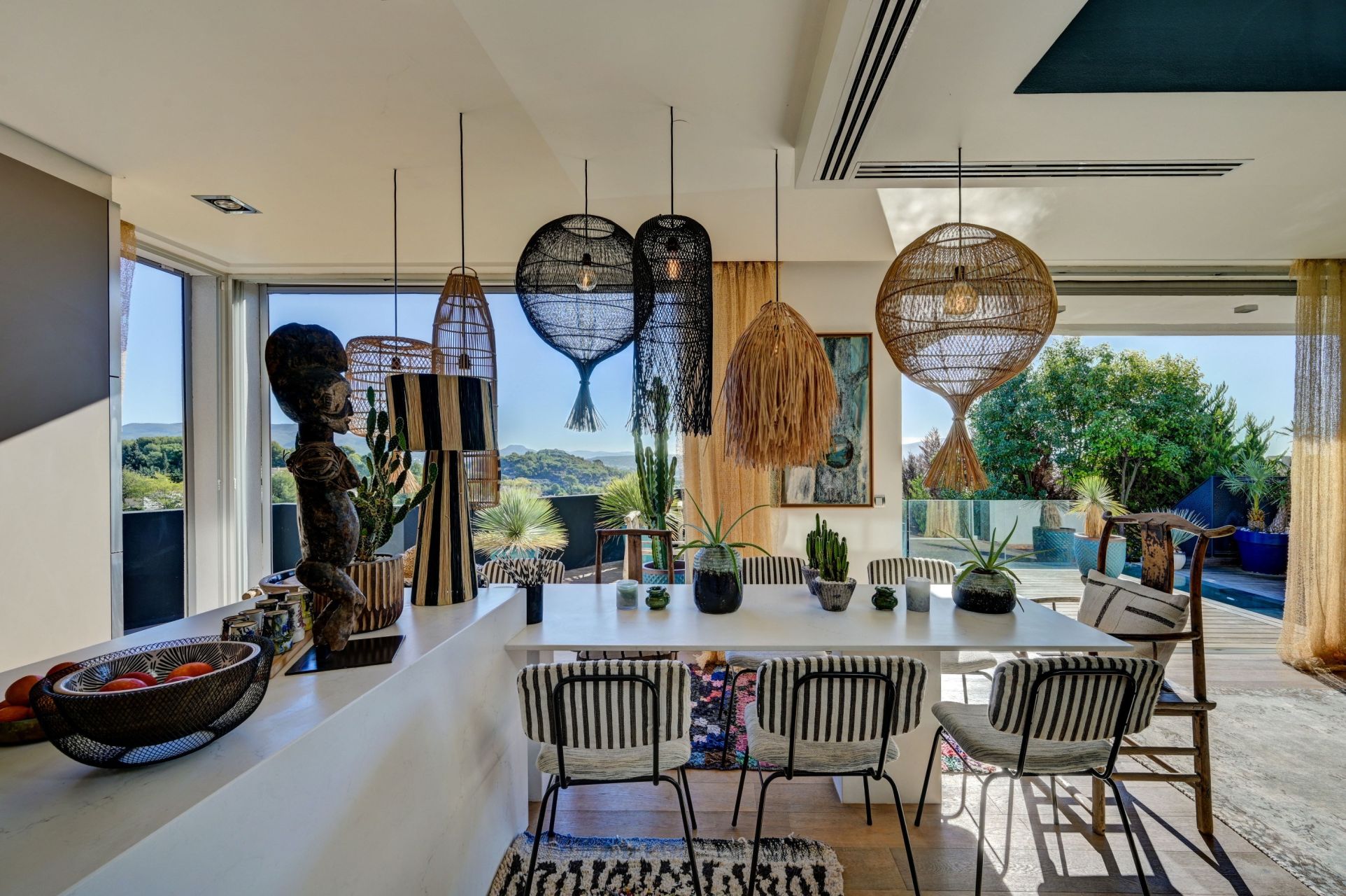 luxury house 6 Rooms for sale on CHATEAU GOMBERT (13013)