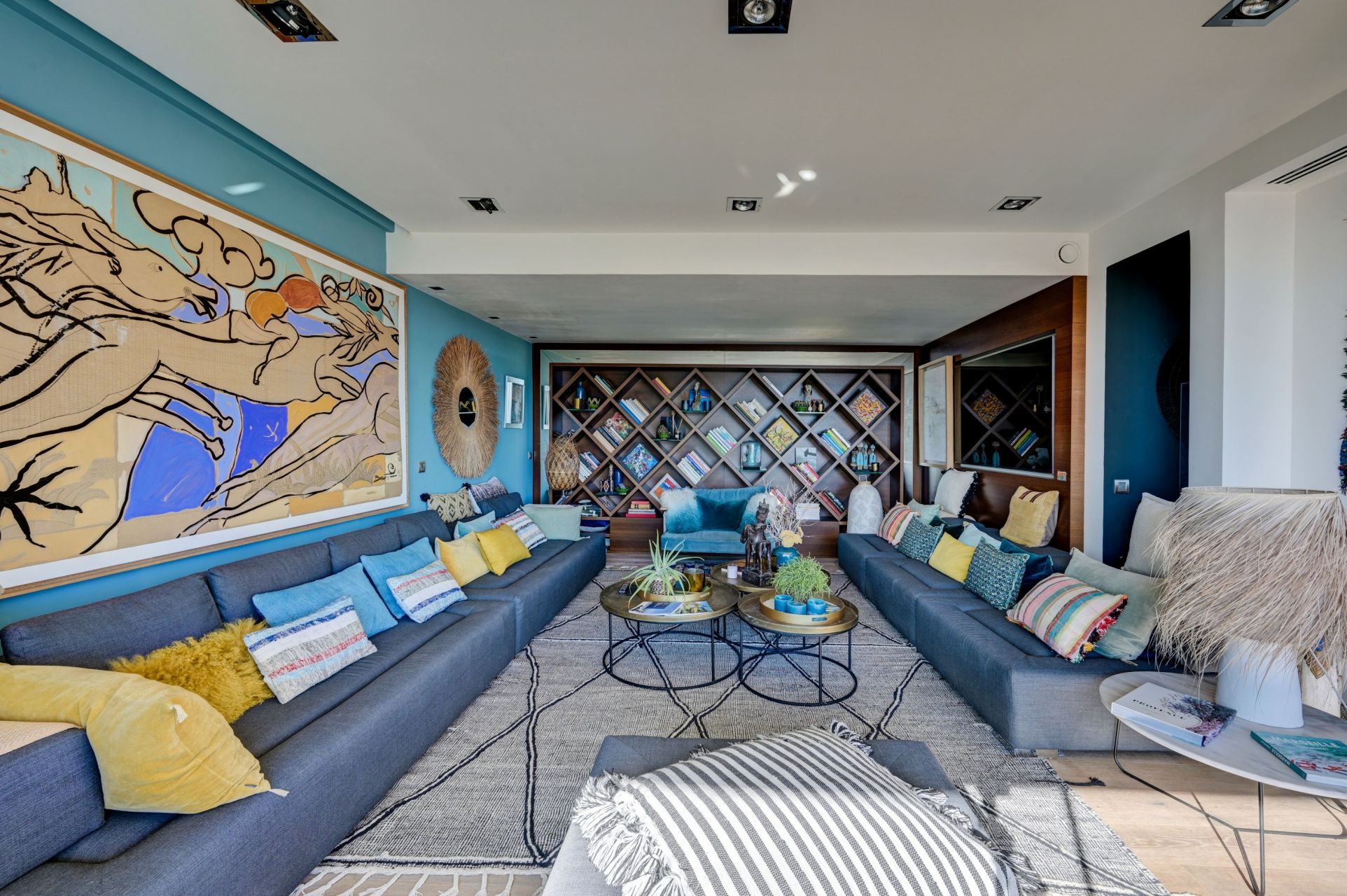 luxury house 6 Rooms for sale on CHATEAU GOMBERT (13013)