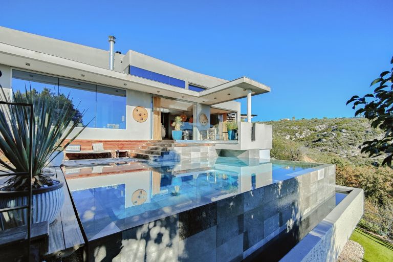 luxury house 6 Rooms for sale on CHATEAU GOMBERT (13013)