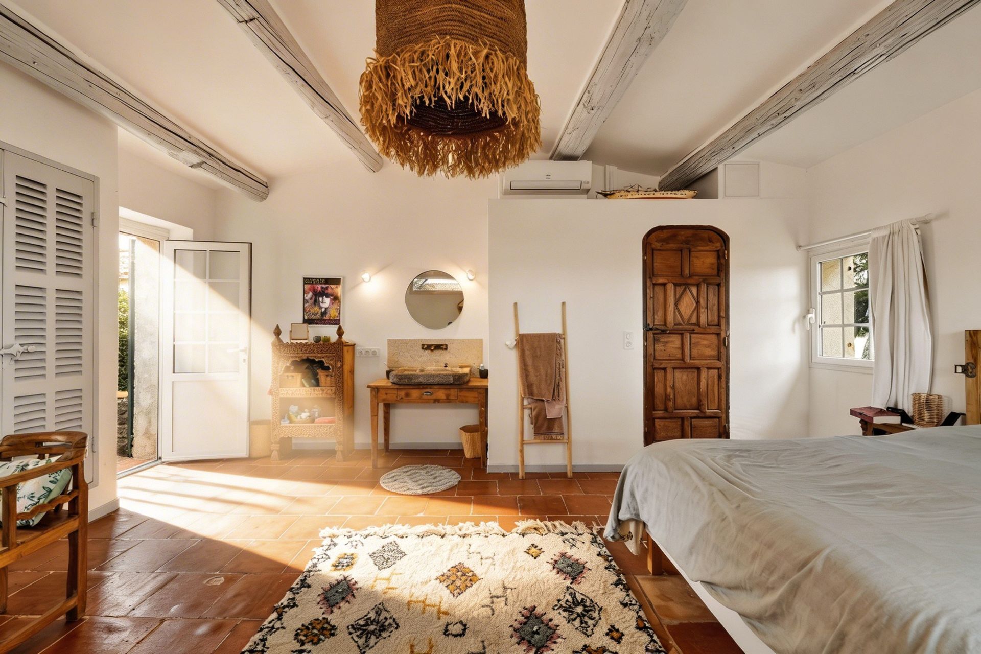 luxury house 8 Rooms for sale on CASSIS (13260)