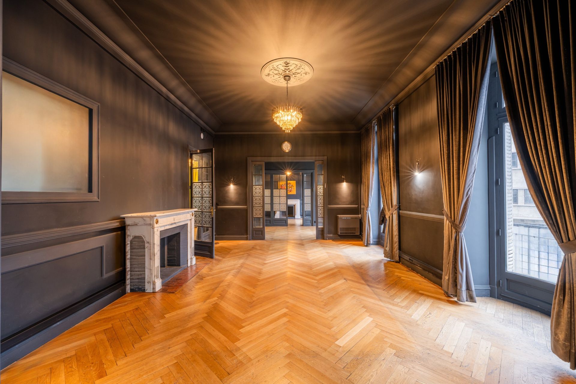 luxury apartment 12 Rooms for sale on MARSEILLE (13008)