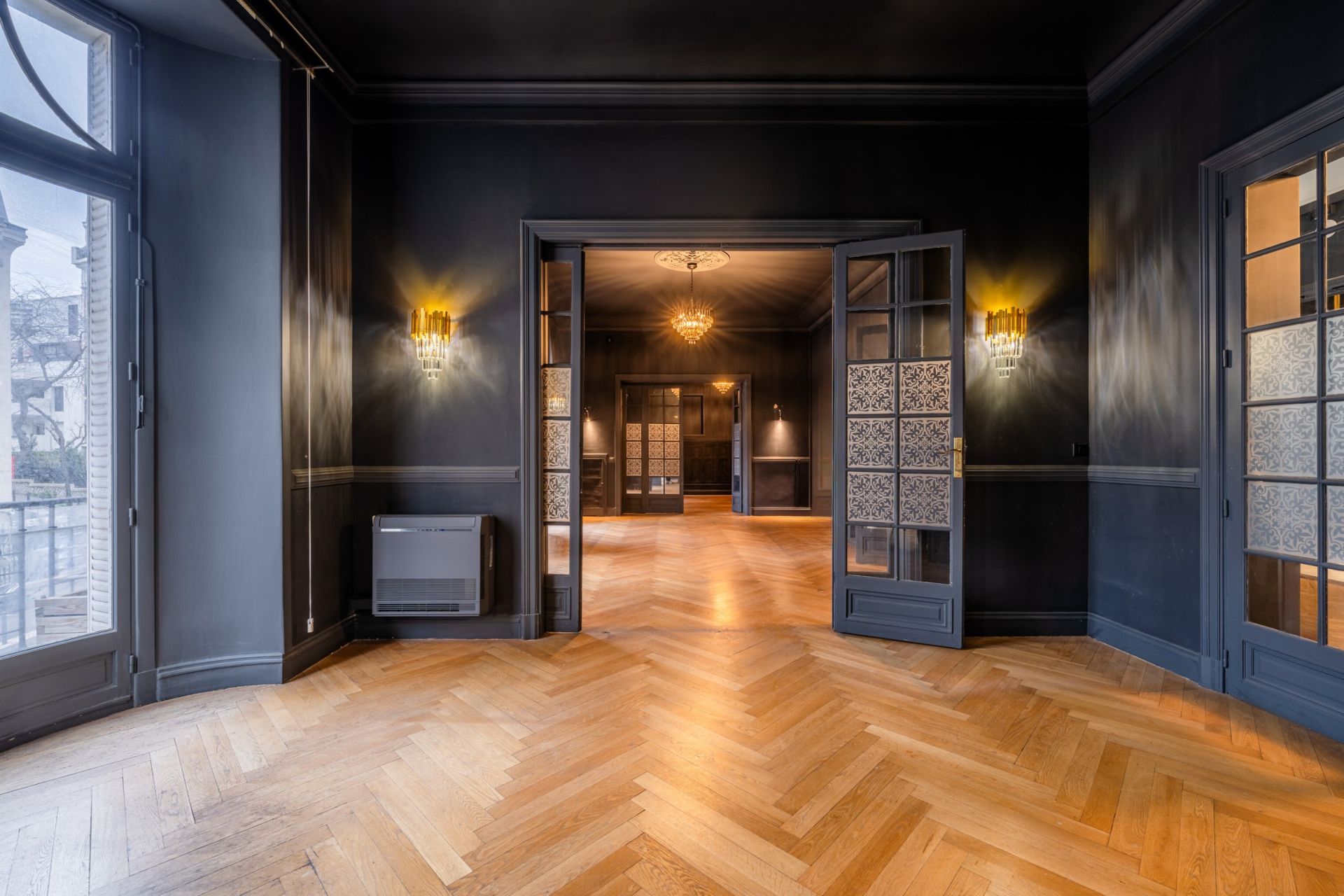 luxury apartment 12 Rooms for sale on MARSEILLE (13008)