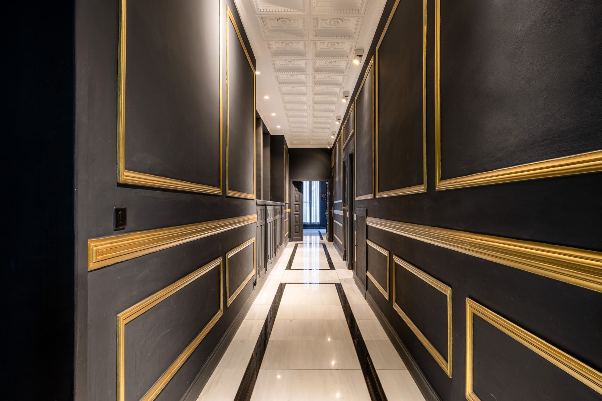 luxury apartment 12 Rooms for sale on MARSEILLE (13008)