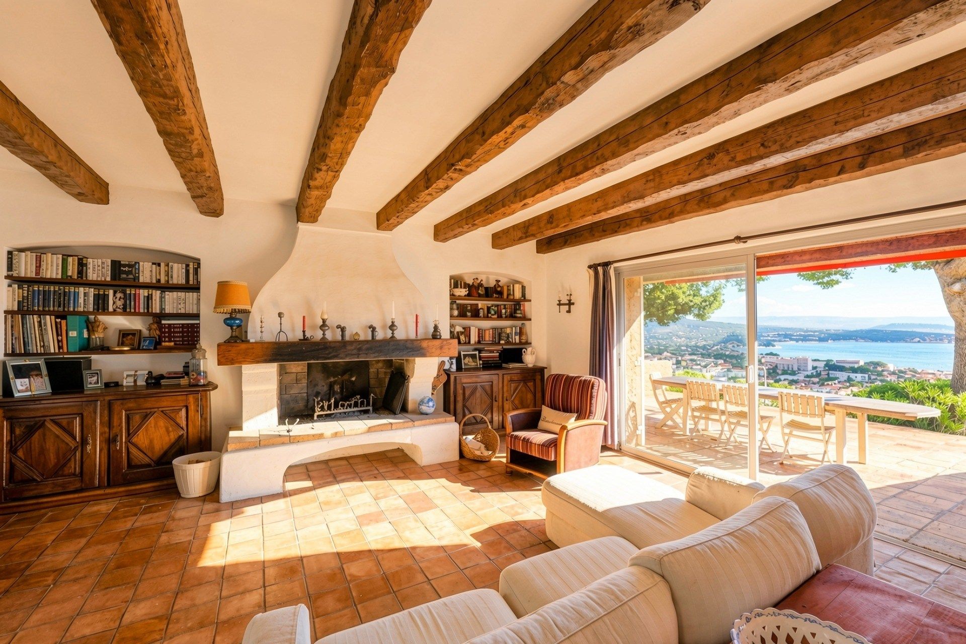 luxury house 6 Rooms for sale on LA CIOTAT (13600)