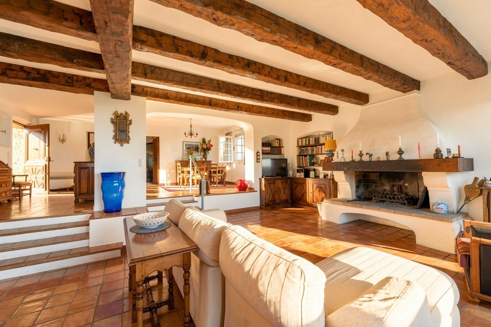 luxury house 6 Rooms for sale on LA CIOTAT (13600)