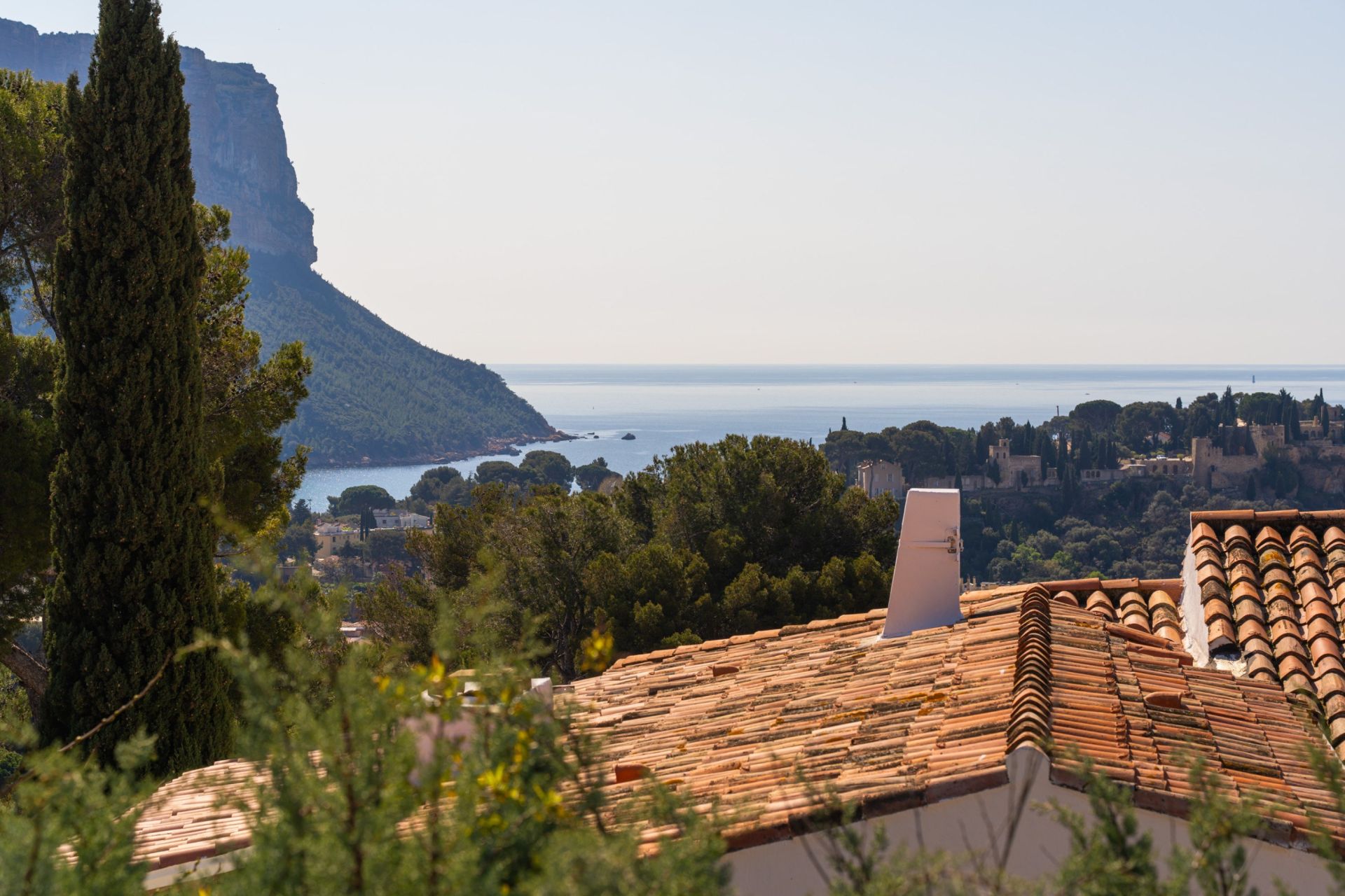 luxury house 5 Rooms for sale on CASSIS (13260)