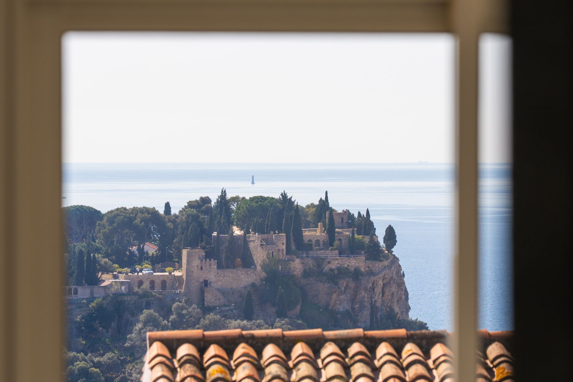 luxury house 5 Rooms for sale on CASSIS (13260)