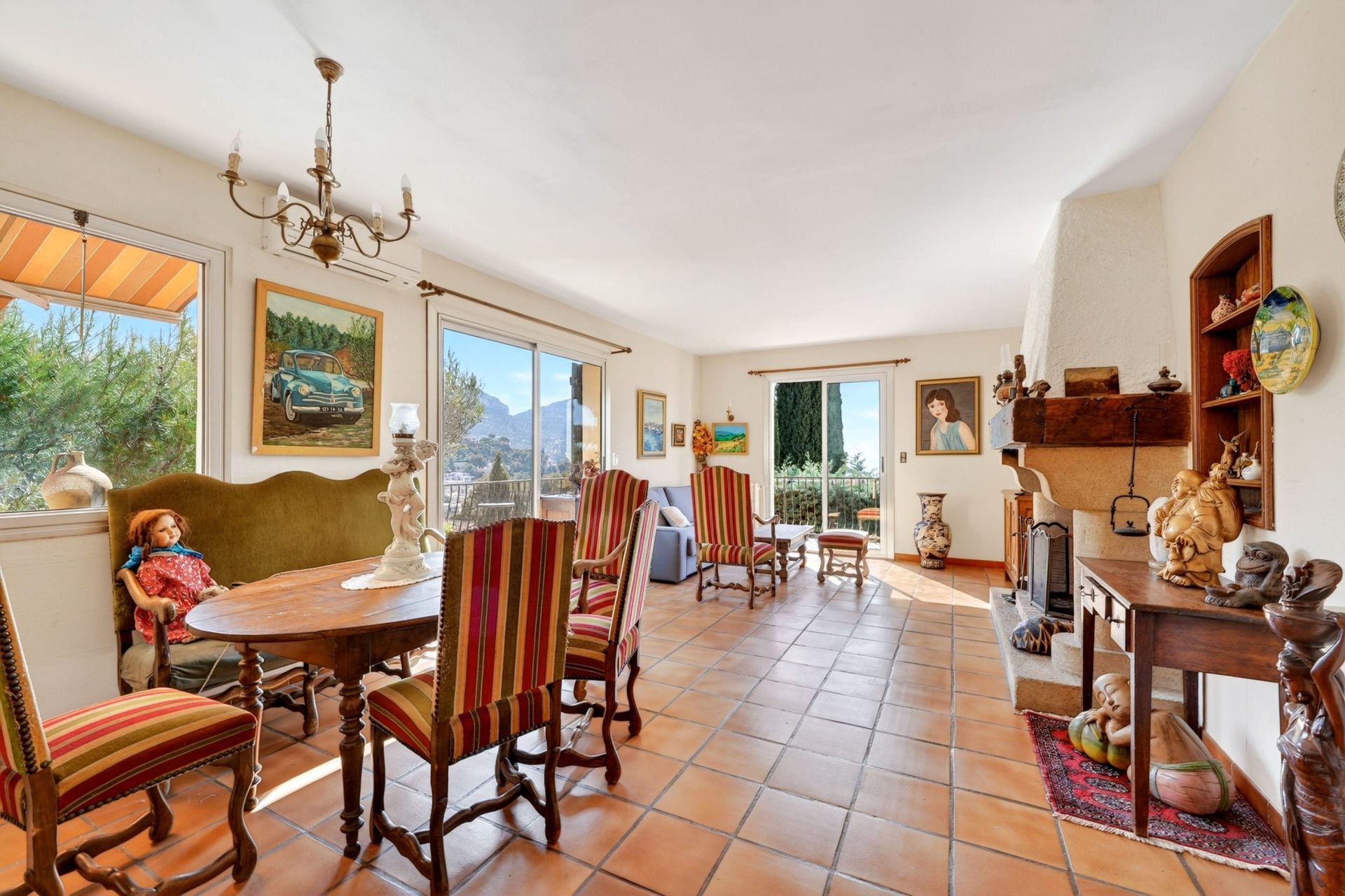 luxury house 5 Rooms for sale on CASSIS (13260)