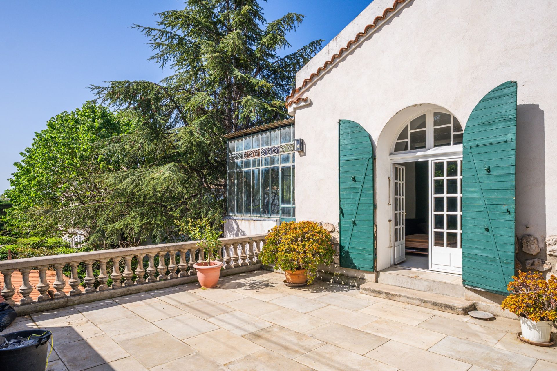 luxury house 6 Rooms for sale on MARSEILLE (13012)