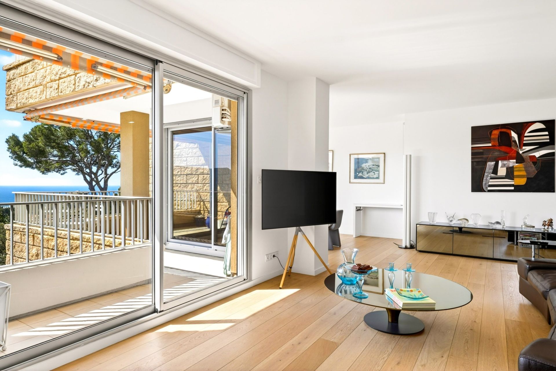 luxury apartment 3 Rooms for sale on MARSEILLE (13007)