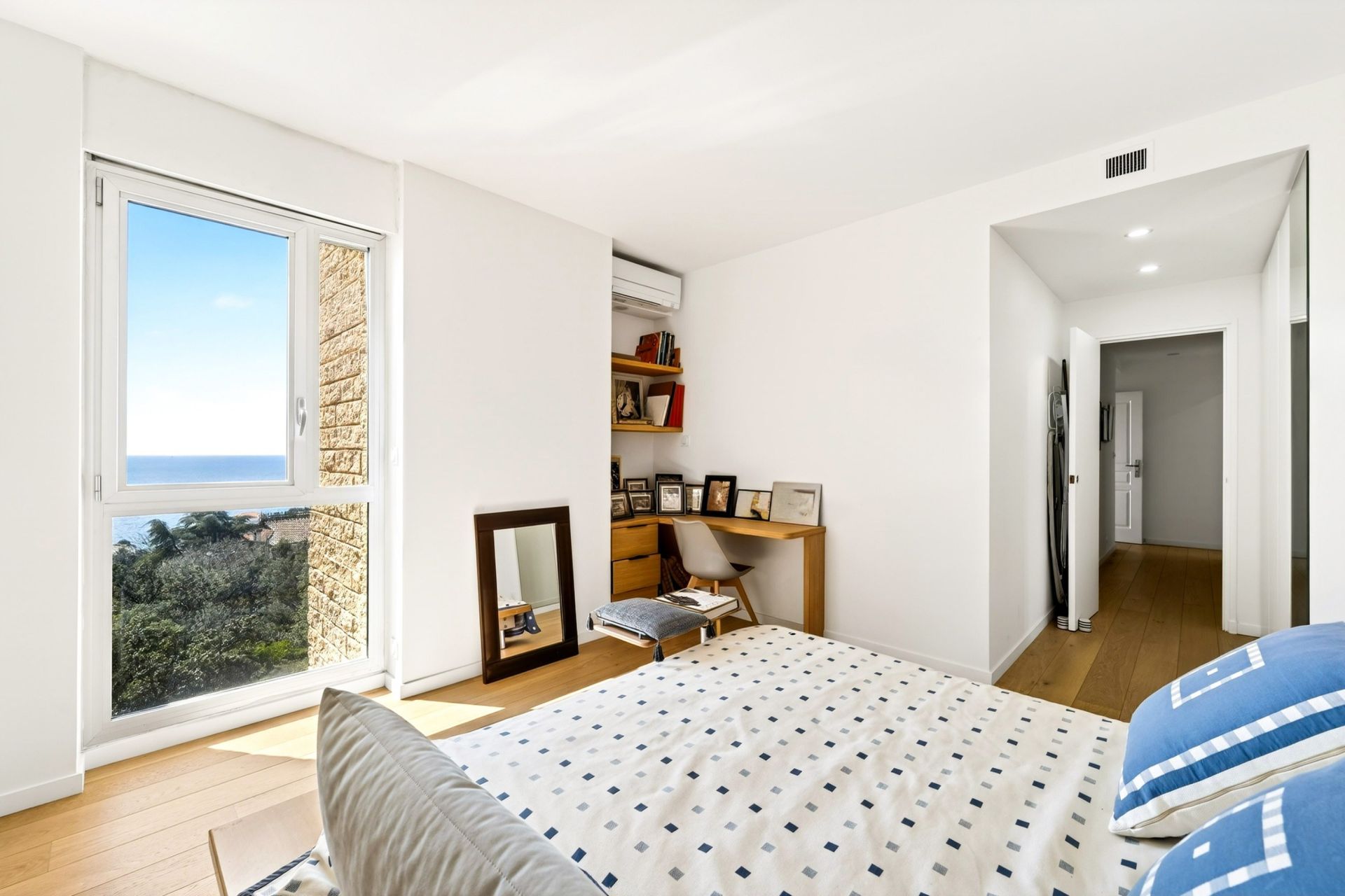 luxury apartment 3 Rooms for sale on MARSEILLE (13007)