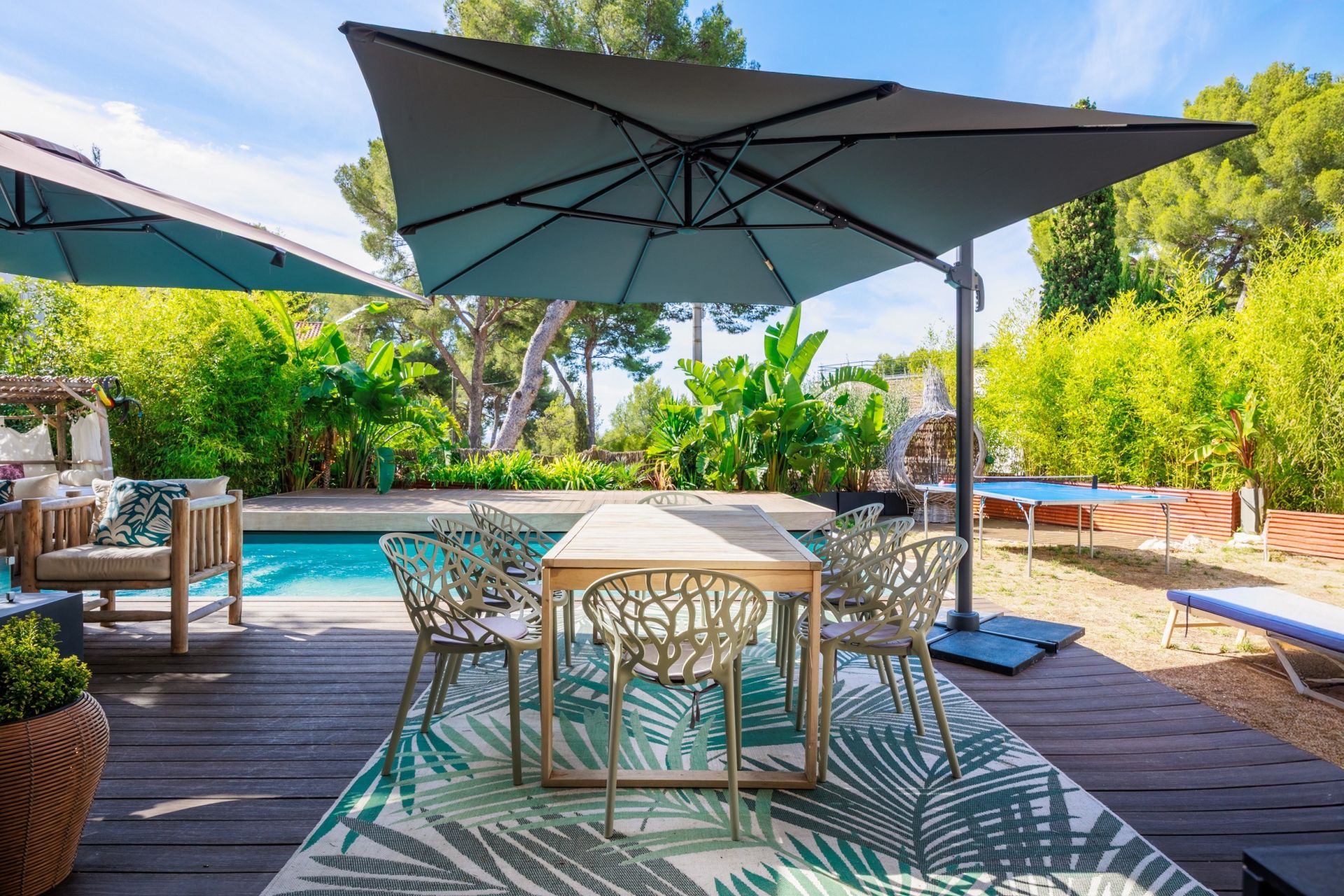 luxury house 7 Rooms for sale on CASSIS (13260)