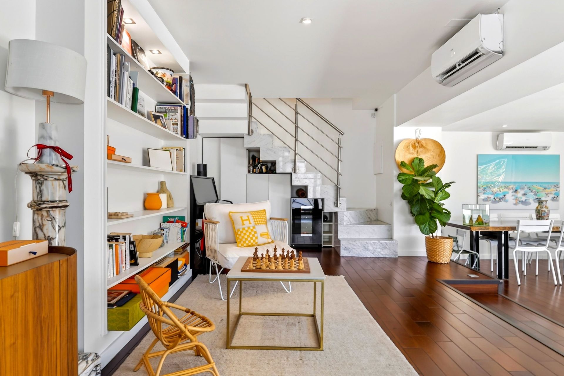 luxury house 5 Rooms for sale on MARSEILLE (13007)