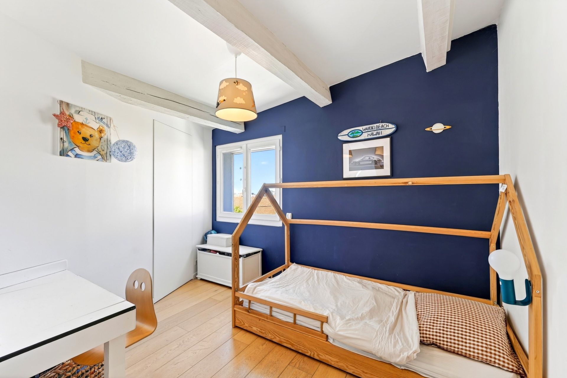 luxury house 5 Rooms for sale on MARSEILLE (13007)