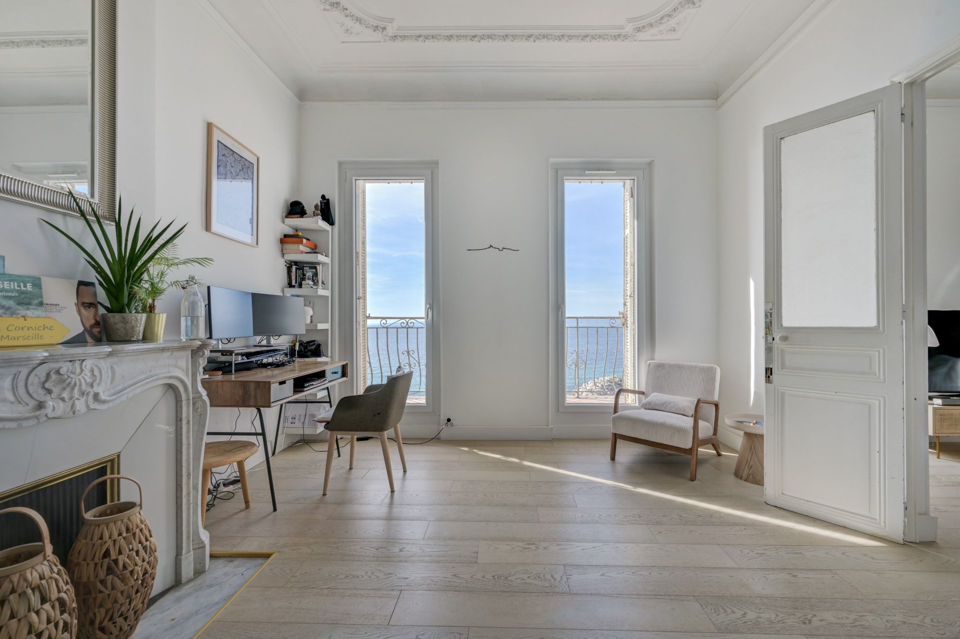 luxury apartment 4 Rooms for seasonal rent on MARSEILLE (13007)