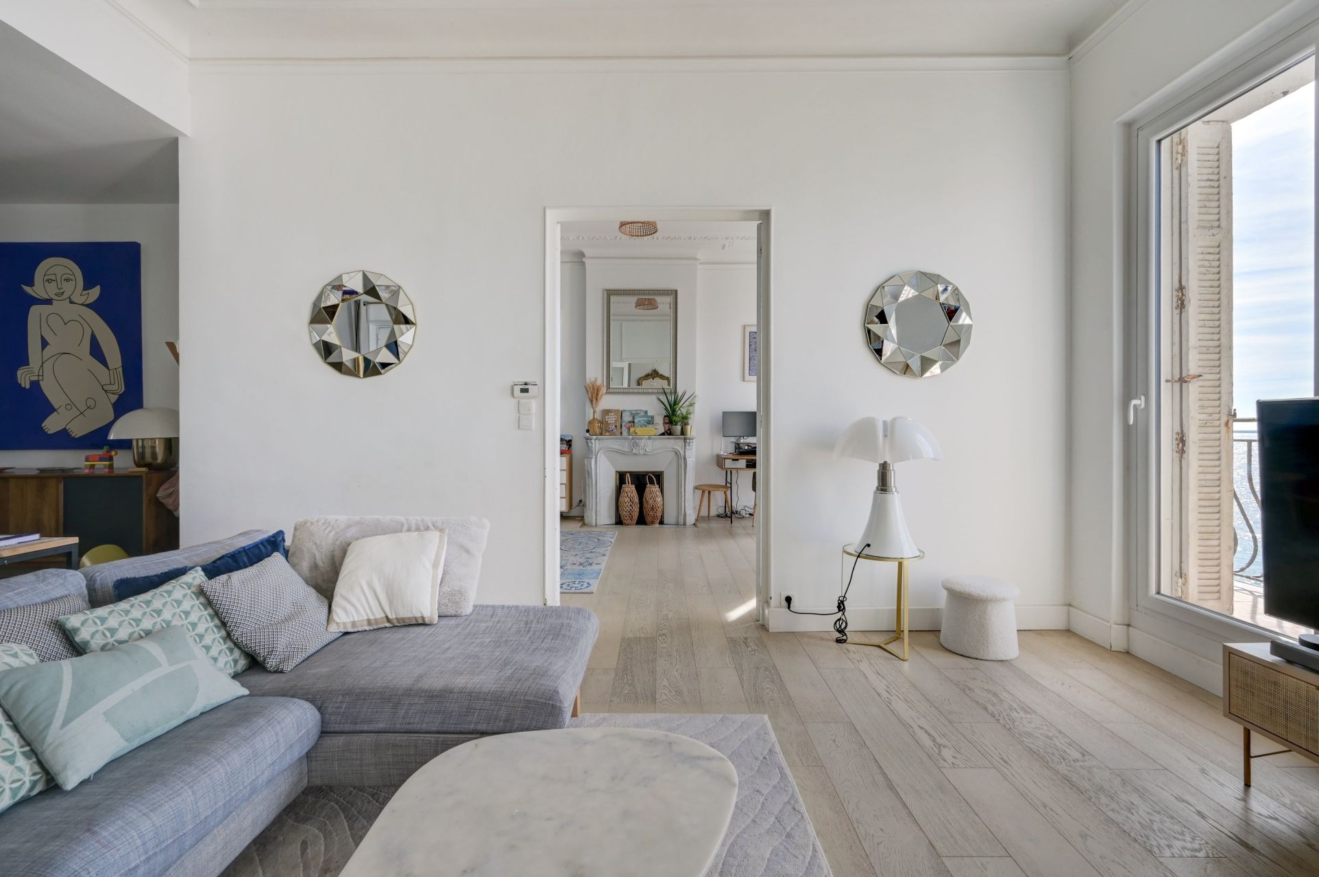 luxury apartment 4 Rooms for seasonal rent on MARSEILLE (13007)