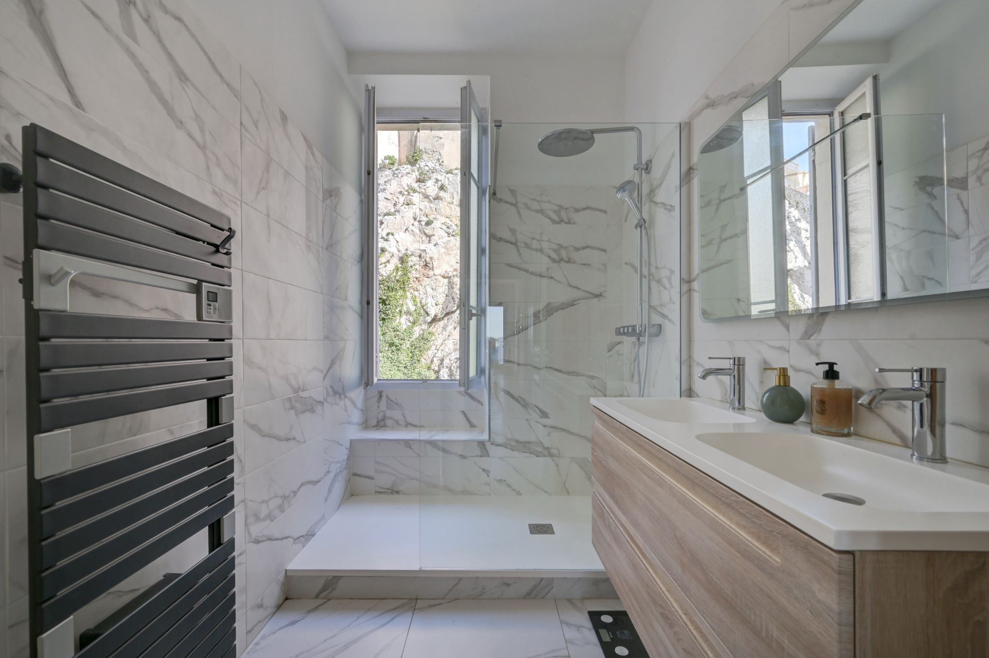 appartement de luxe 4 Pièces en location saisonnière sur MARSEILLE (13007)