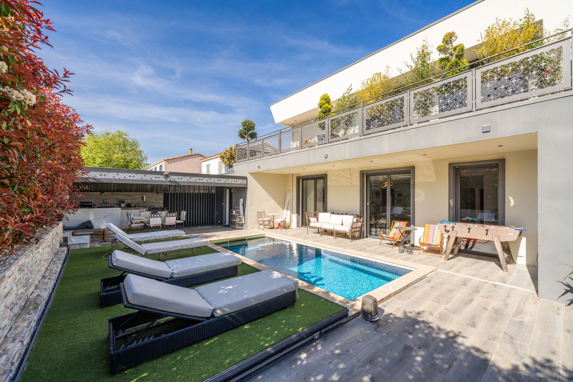 luxury house 6 Rooms for sale on LA CIOTAT (13600)