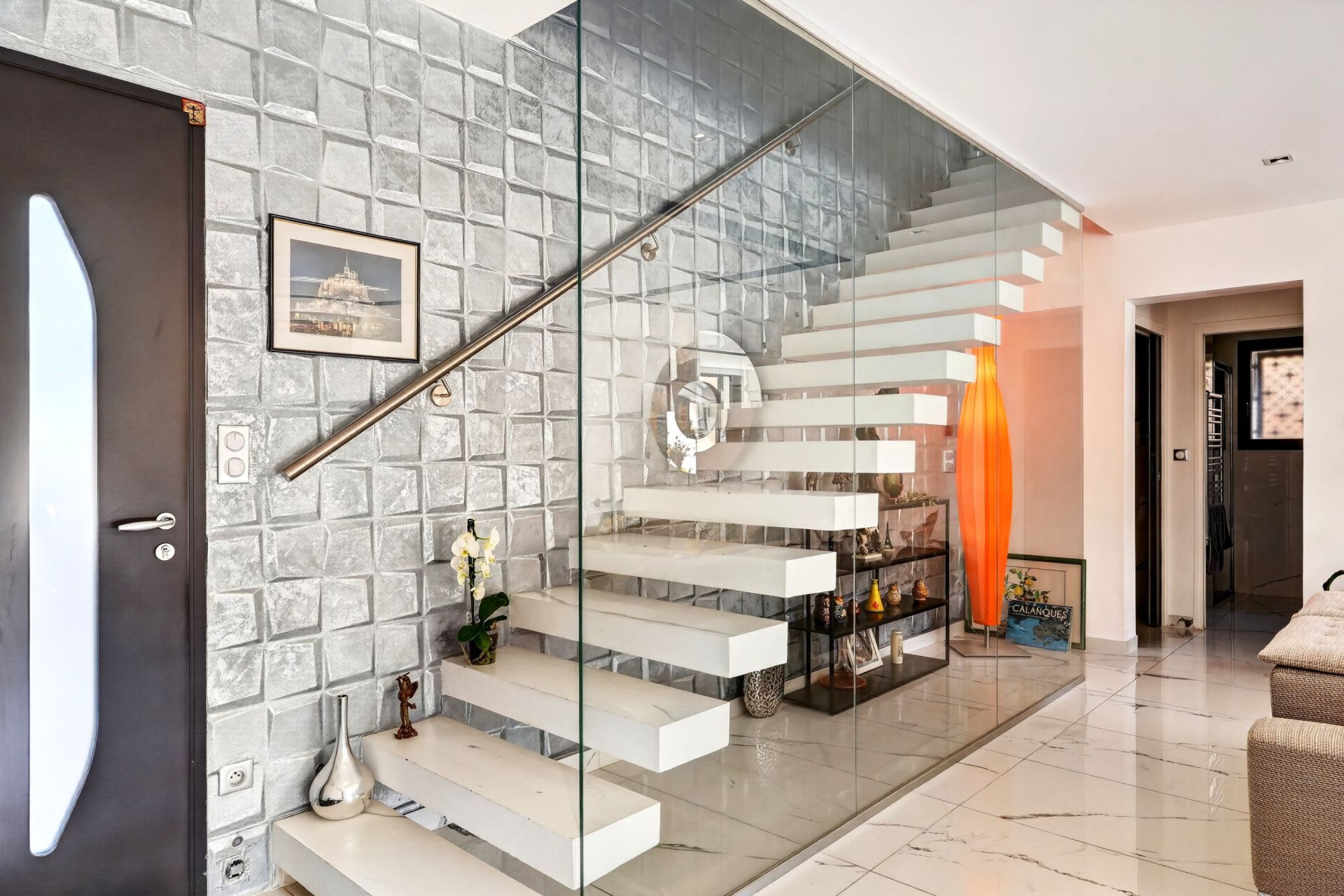 luxury house 6 Rooms for sale on LA CIOTAT (13600)