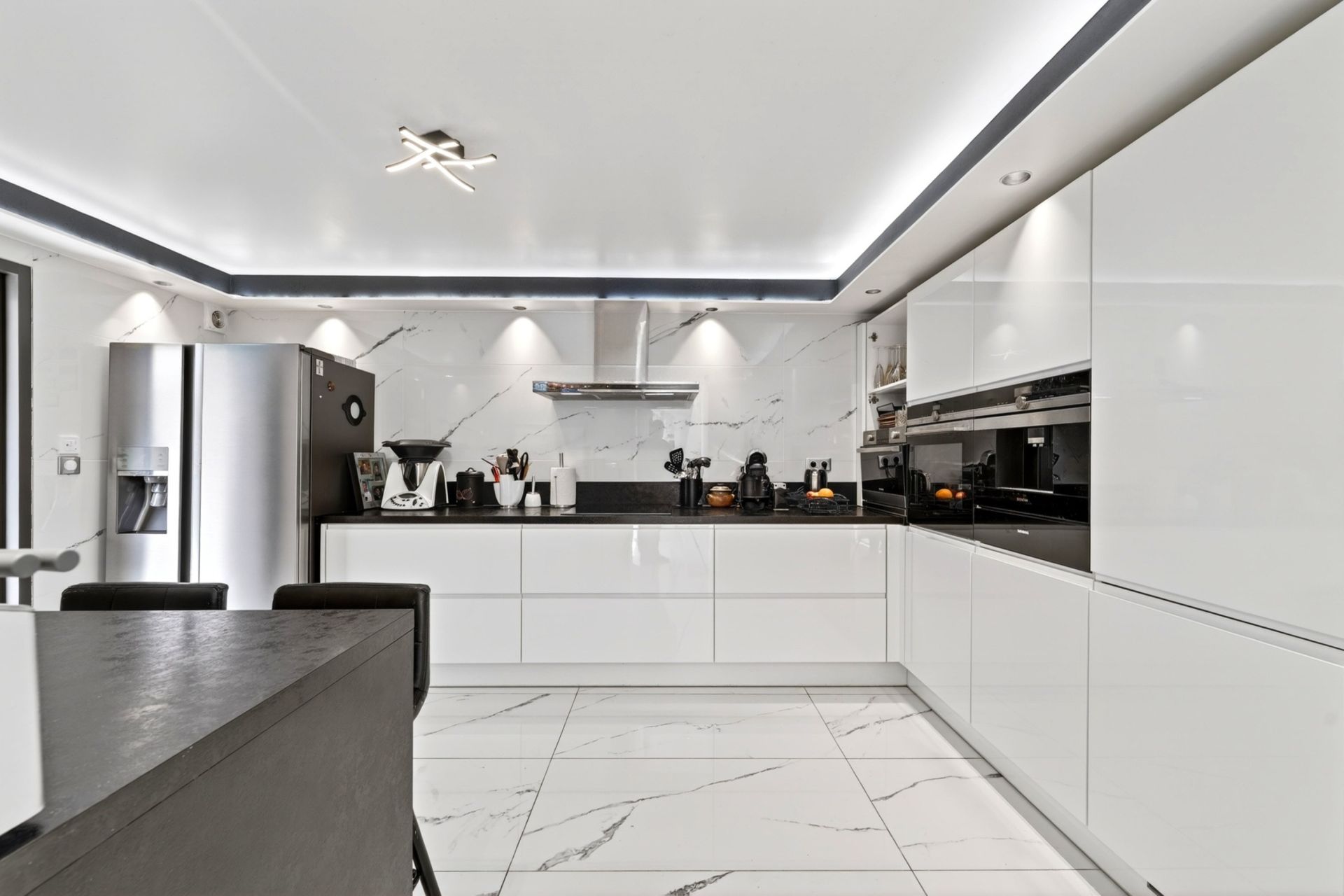 luxury house 6 Rooms for sale on LA CIOTAT (13600)