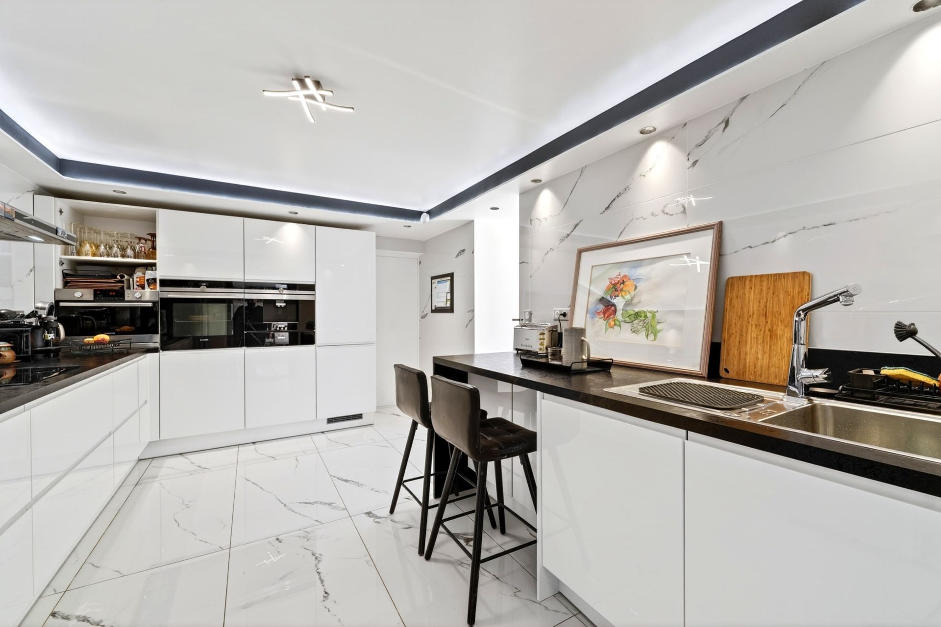 luxury house 6 Rooms for sale on LA CIOTAT (13600)