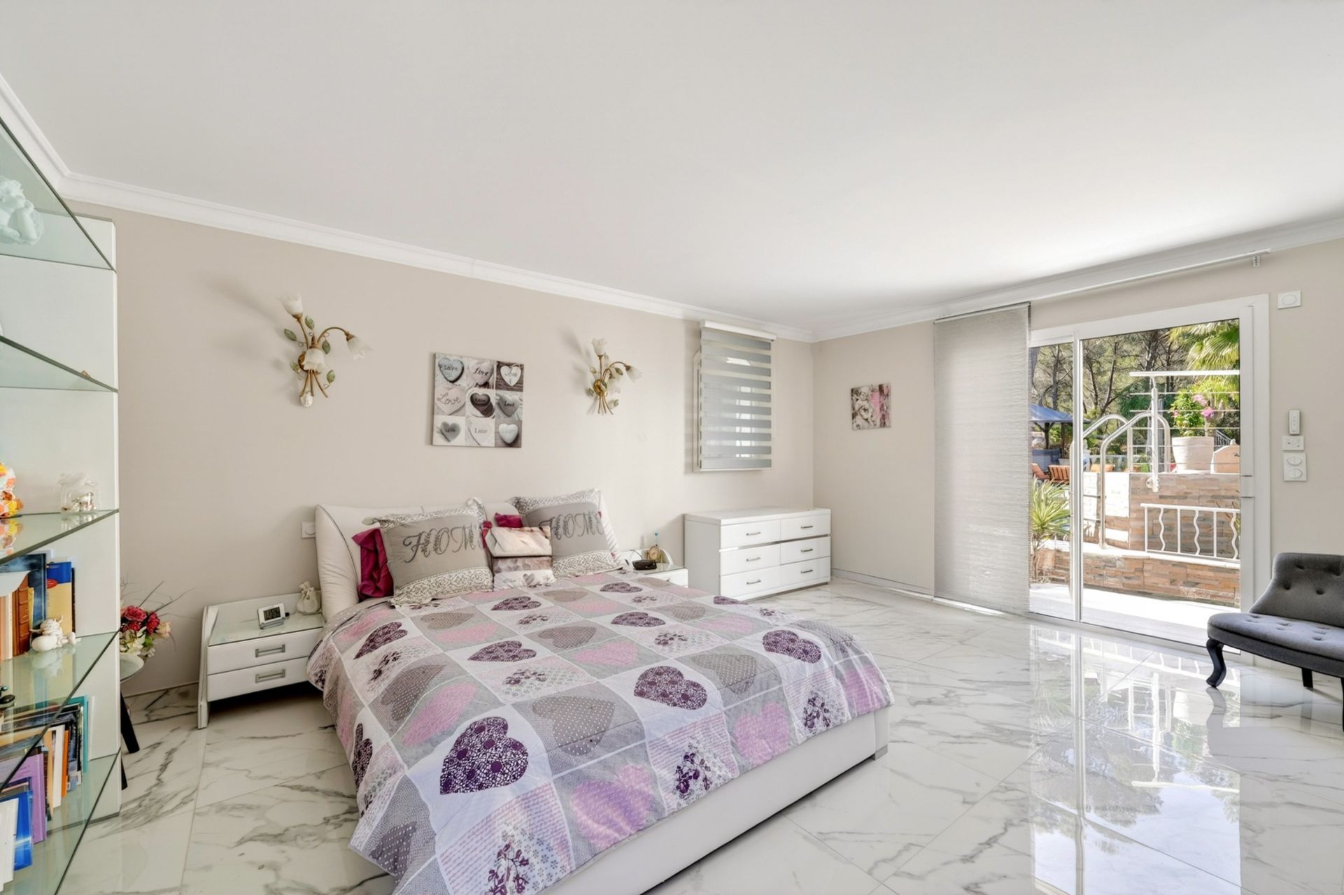 luxury house 5 Rooms for sale on GEMENOS (13420)