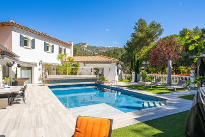 Vente Gémenos Maison de luxe 7&nbsp;Pièces 401&nbsp;m²
