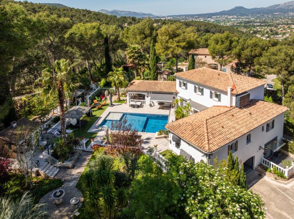 Vente Gémenos Maison de luxe 5&nbsp;Pièces 401&nbsp;m²