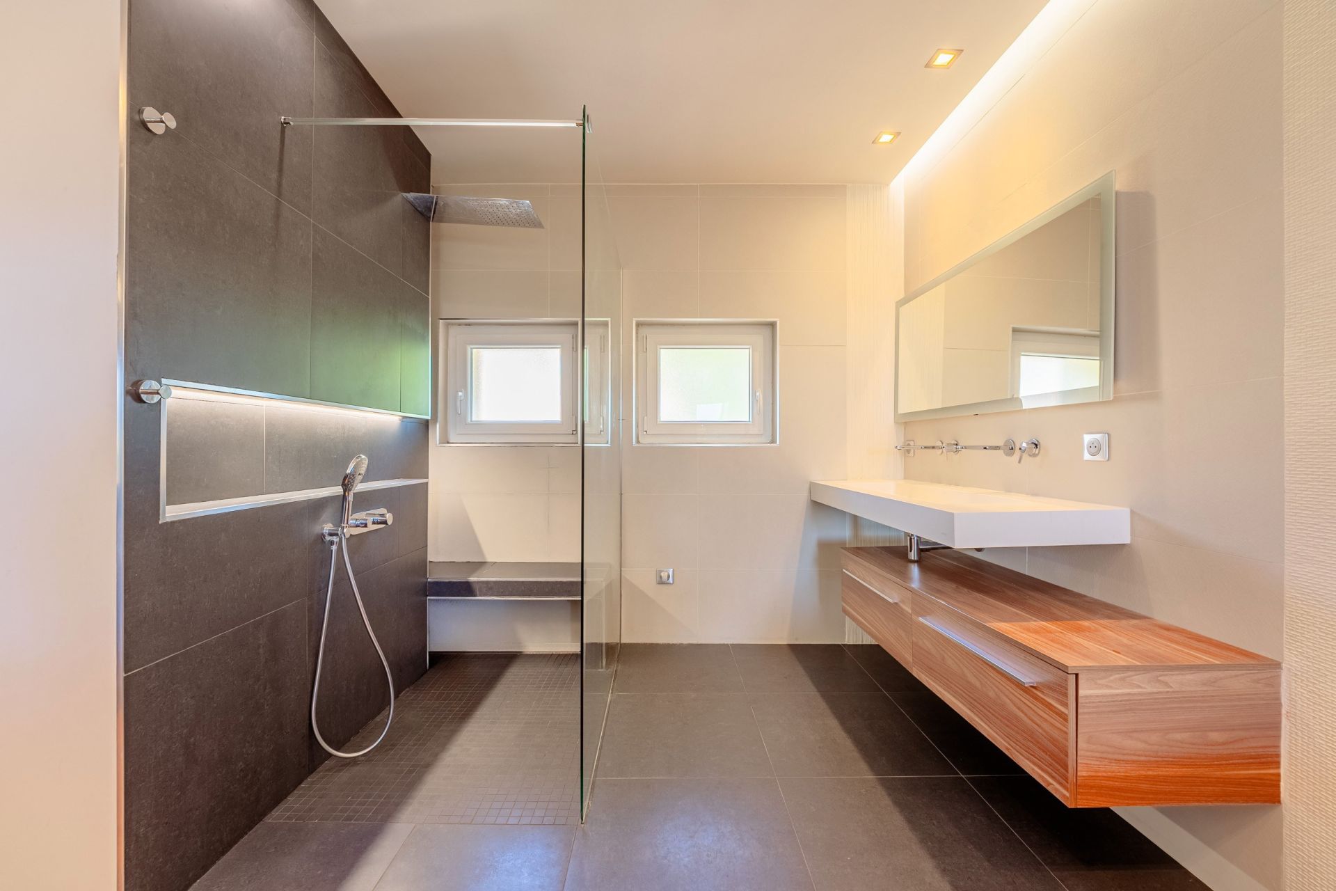 appartement de luxe 5 Pièces en location sur MARSEILLE (13008)