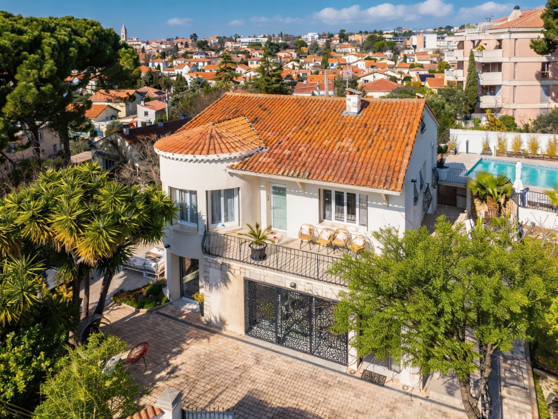 maison de luxe 10 Pièces en vente sur MARSEILLE (13012)