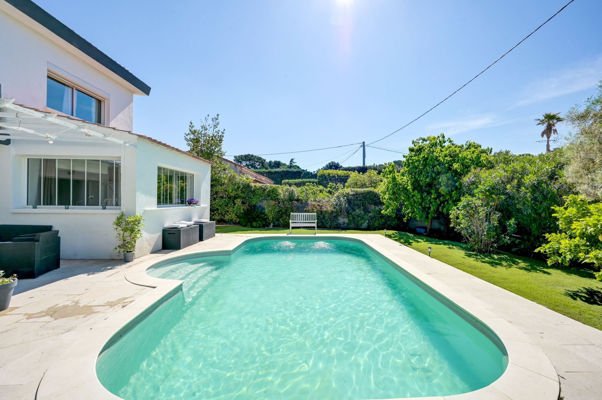 maison traditionnelle 7 Pièces en vente sur SAUSSET LES PINS (13960)