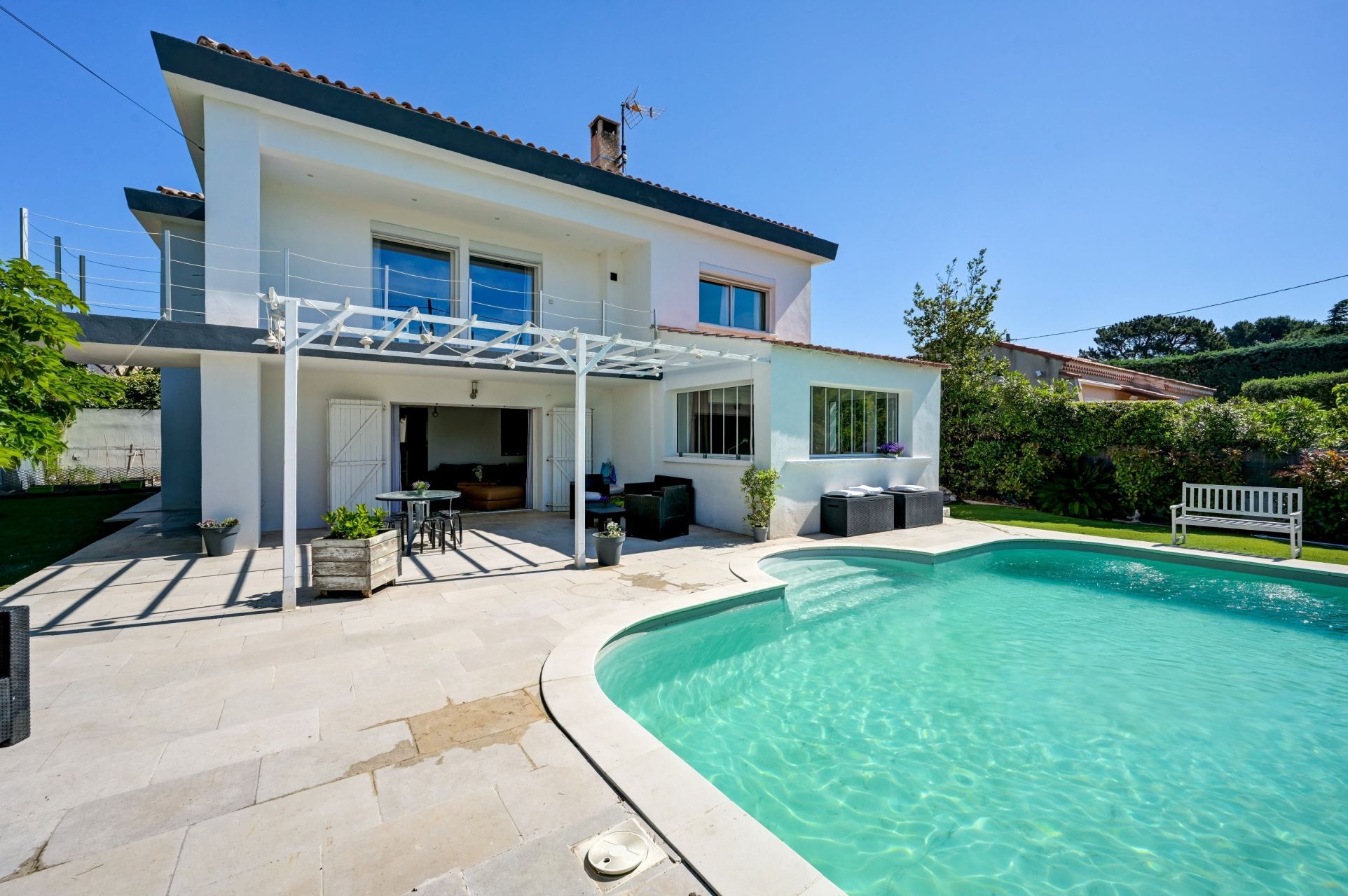 maison traditionnelle 7 Pièces en vente sur SAUSSET LES PINS (13960)