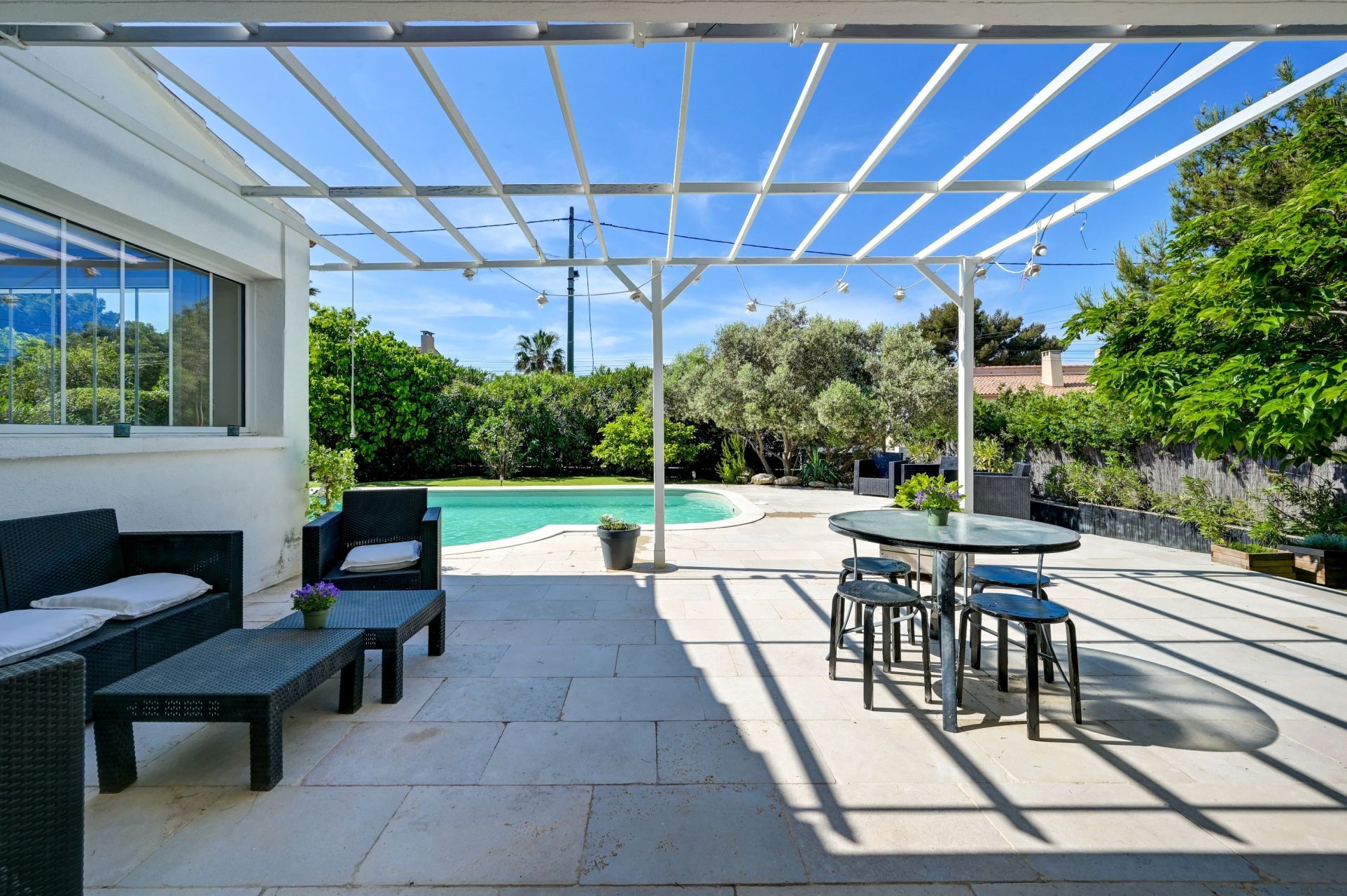 maison traditionnelle 7 Pièces en vente sur SAUSSET LES PINS (13960)