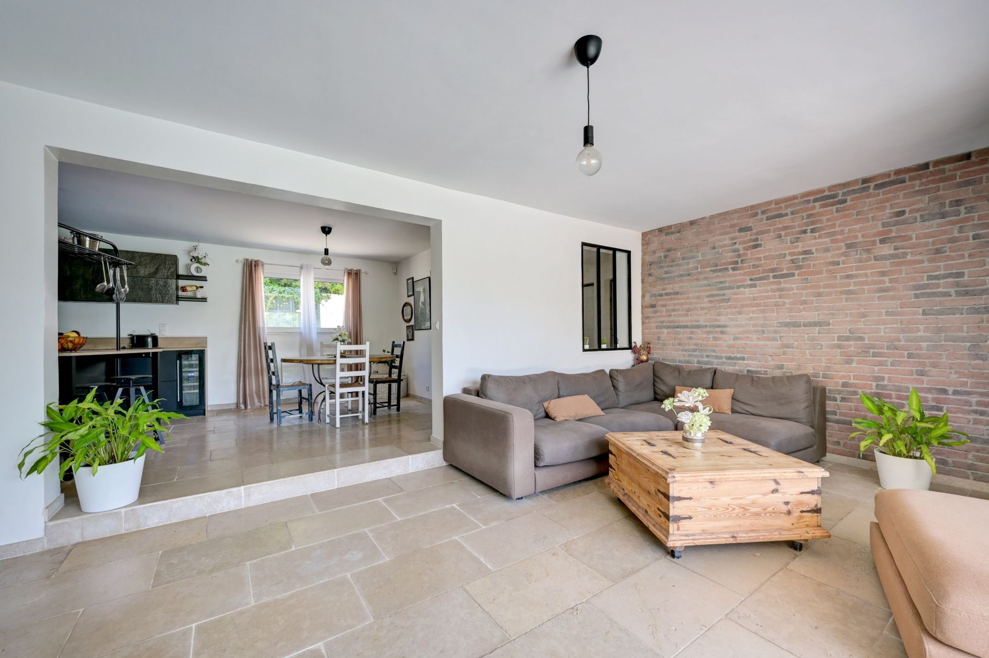 maison traditionnelle 7 Pièces en vente sur SAUSSET LES PINS (13960)