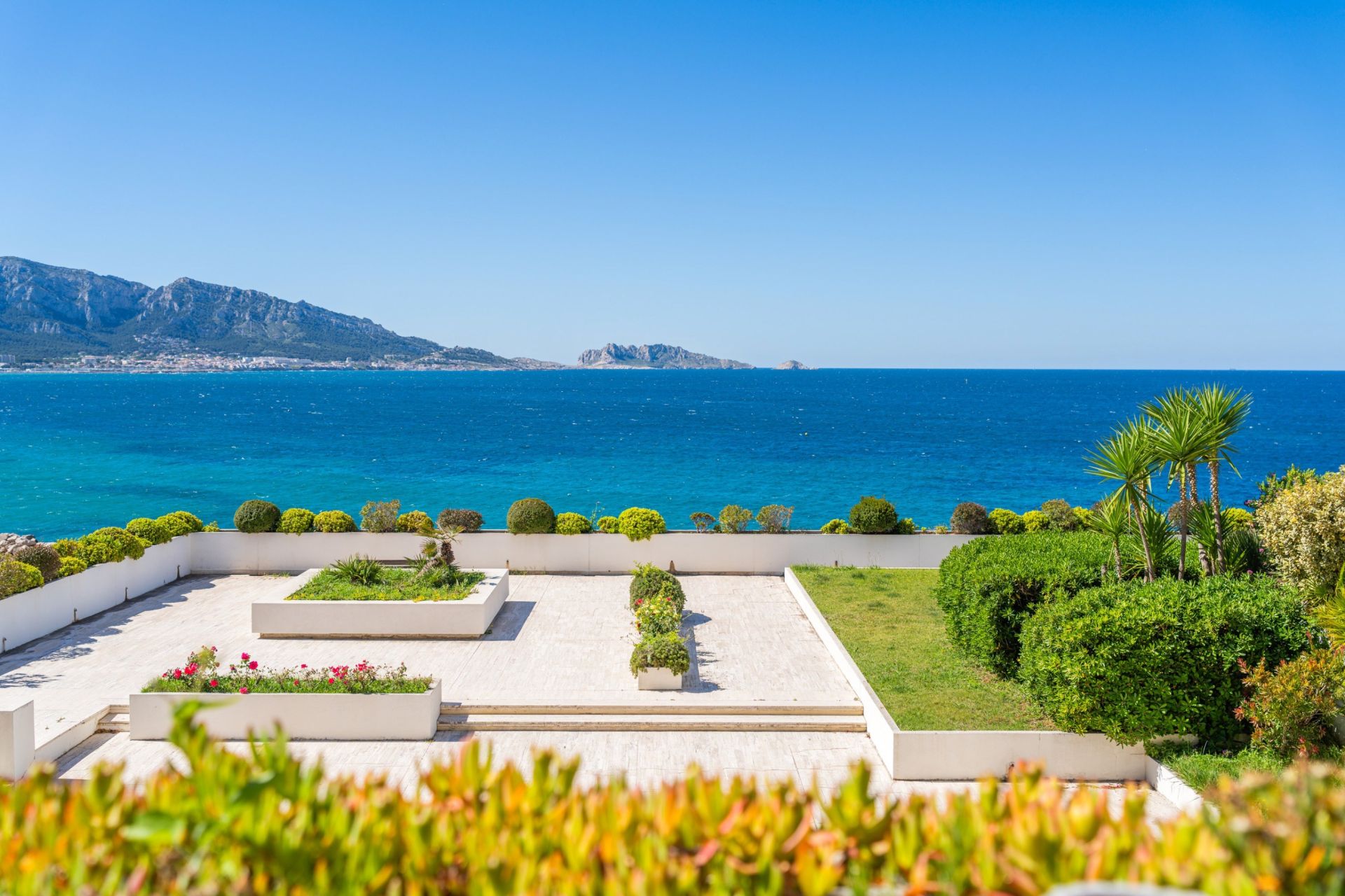 luxury apartment 3 Rooms for sale on MARSEILLE (13007)